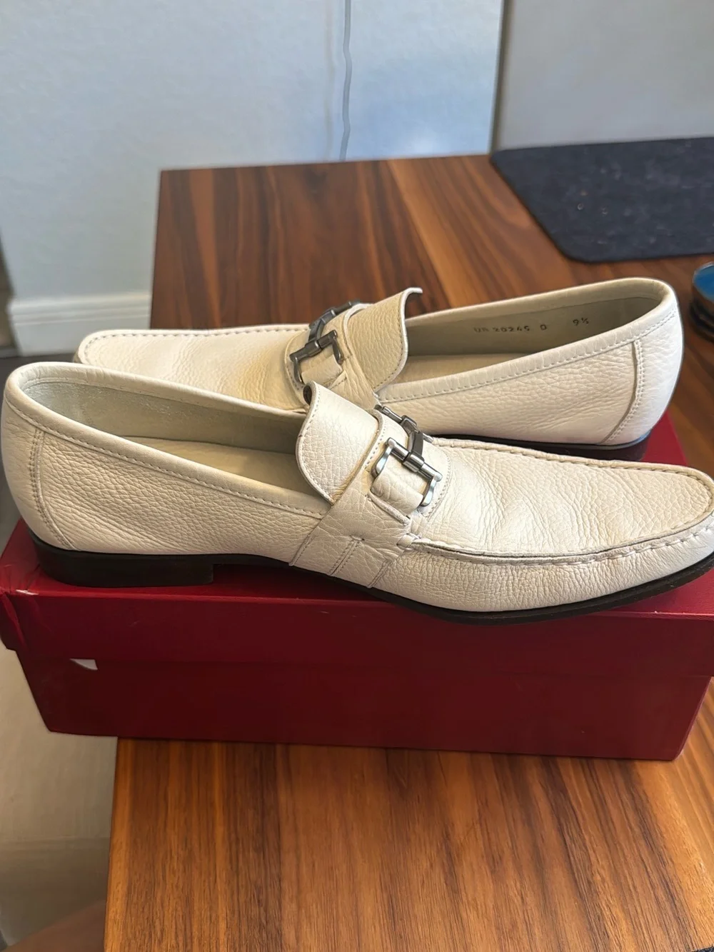 Salvatore Ferragamo Gancini Leather Loafers – Ivory/Cream